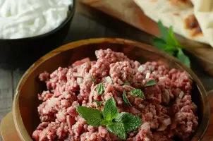 Agneau épicé en pita à la menthe et au yaourt