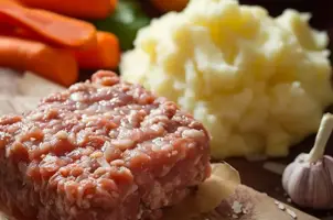 Hachis d'agneau aux légumes et purée onctueuse