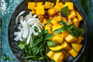 Dinde au curry de mangue et lait de coco, parfumée à la coriandre