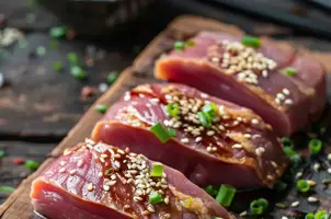 Canard au miel et gingembre, éclat de citron vert et sauce soja