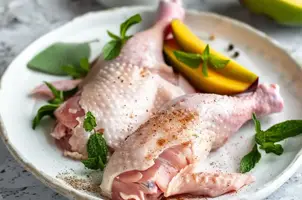 Canard aux épices bangladaises et mangue crémeuse au lait de coco