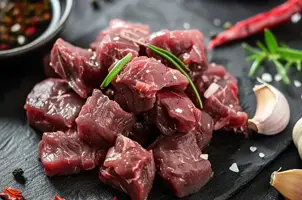 Cerf aux saveurs exotiques : citronnelle, sauce soja et piment