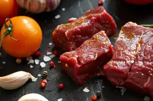 Cerf épicé aux oignons et paprika doux