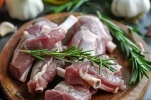 Délice de lapin au romarin et à l'ail confit