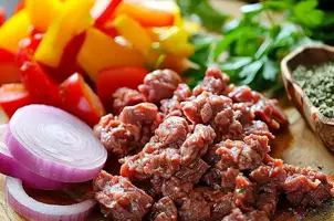 Bœuf haché aux épices jerk et légumes colorés